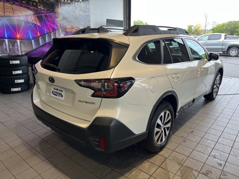 Used 2020 Subaru Outback Premium image 9