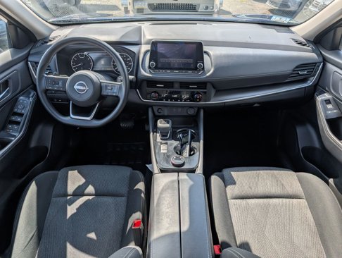 Used 2024 Nissan Rogue SV image 9