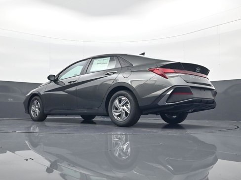 New 2025 Hyundai Elantra SE image 27