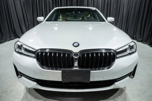 Used 2021 BMW 530i w/ Convenience Package image 2