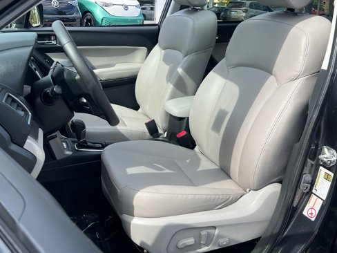 Used 2016 Subaru Forester 2.5i Touring w/ Eyesight & Navigation System image 19