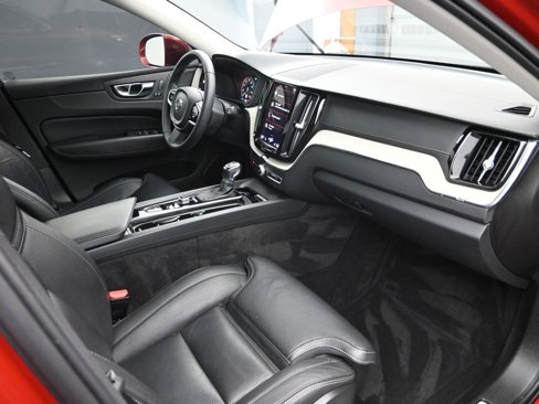 Certified 2021 Volvo XC60 T5 Inscription w/ Protection Package image 37