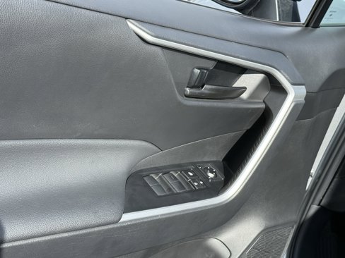 Used 2023 Toyota RAV4 LE image 21