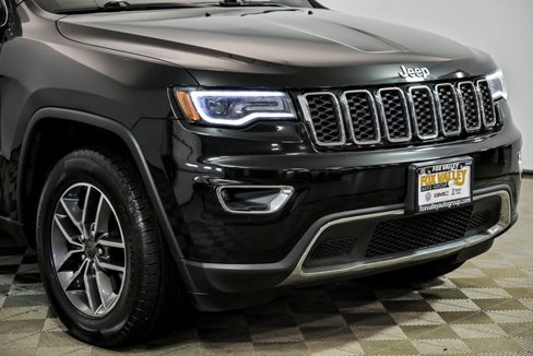 Used 2020 Jeep Grand Cherokee Limited w/ Luxury Group II image 2