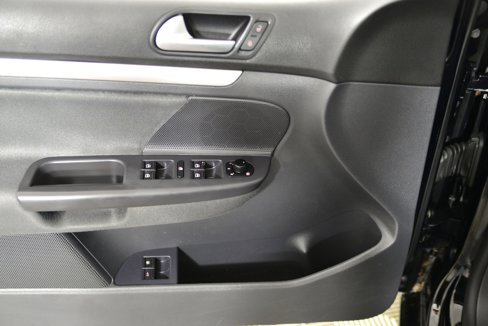 Used 2009 Volkswagen Rabbit S image 10