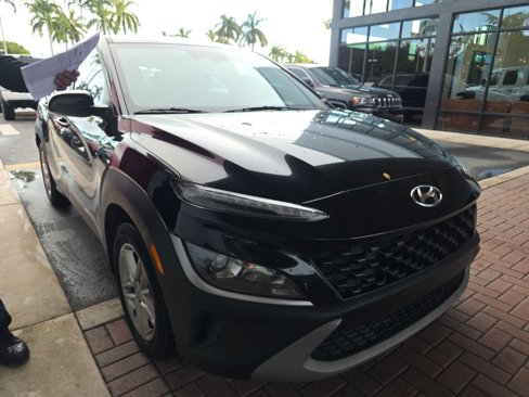 Used 2022 Hyundai Kona SE w/ Cargo Package image 2