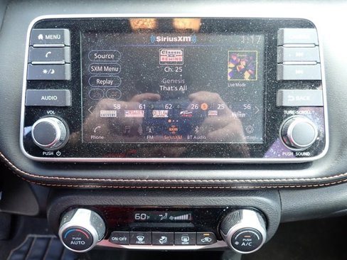 Used 2019 Nissan Kicks SR image 14