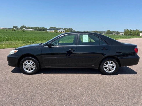 Used 2005 Toyota Camry LE image 2