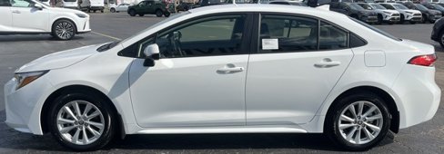Used 2025 Toyota Corolla LE w/ LE Premium Package image 5
