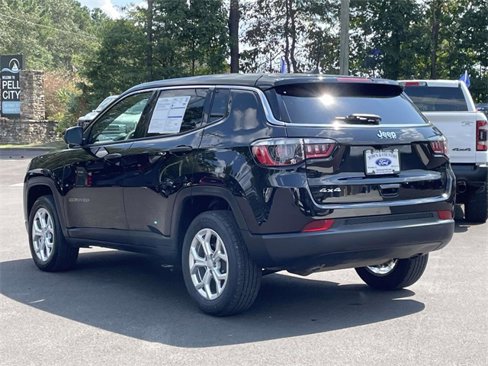 Used 2024 Jeep Compass Sport image 26