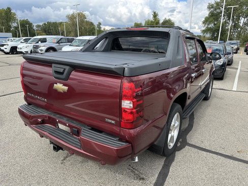 Used 2008 Chevrolet Avalanche LTZ image 8