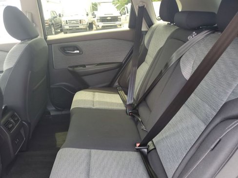 Used 2023 Nissan Rogue SV image 27