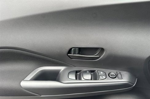 New 2025 Nissan Kicks Play S image 11