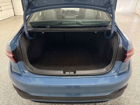 Used 2025 Volkswagen Jetta SE image 17