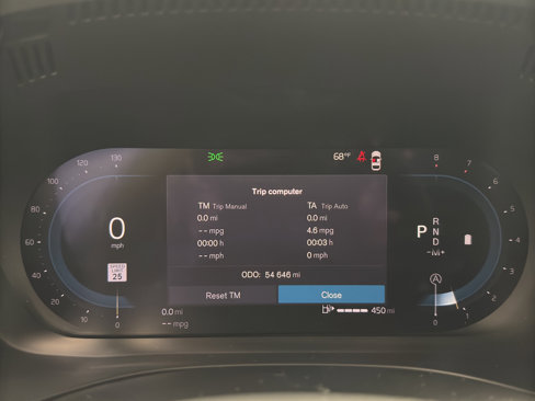 Used 2023 Volvo XC60 B5 Plus image 22