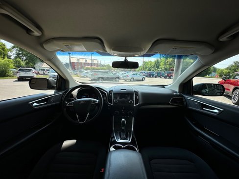 Used 2018 Ford Edge SEL image 18