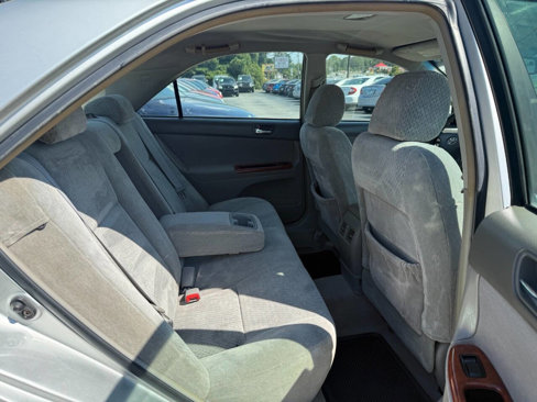Used 2004 Toyota Camry XLE image 12