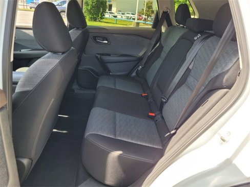 Used 2023 Nissan Rogue SV image 6