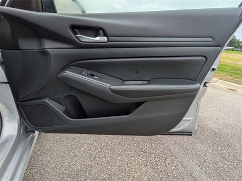 Used 2024 Nissan Altima 2.5 SV image 33
