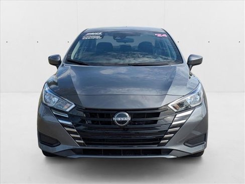 Used 2024 Nissan Versa SV image 2