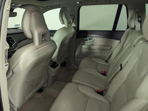 Used 2016 Volvo XC90 T6 Momentum w/ Momentum Plus Package image 17