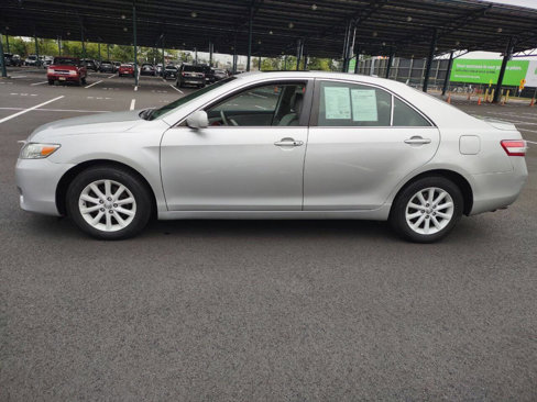 Used 2010 Toyota Camry XLE image 2