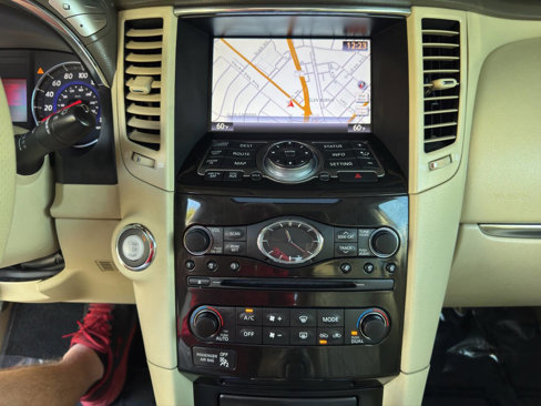 Used 2011 INFINITI FX35 AWD w/ Premium Pkg image 15