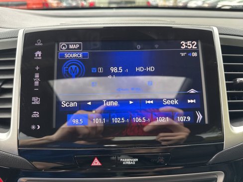 Used 2017 Honda Pilot Elite image 40