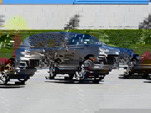 Used 2008 Porsche Cayenne Turbo image 2