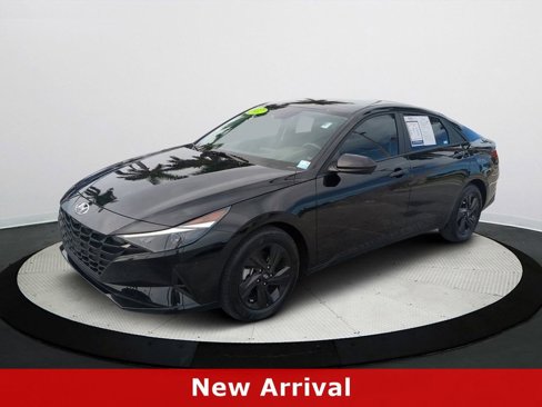 Certified 2022 Hyundai Elantra SEL image 1