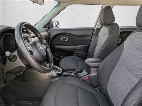 Used 2018 Kia Soul + image 15