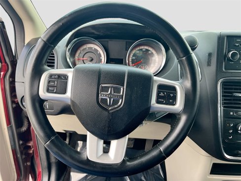 Used 2016 Dodge Grand Caravan American Value Package w/ UConnect Hands-Free Group image 11