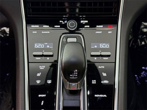 Certified 2021 Porsche Panamera image 13