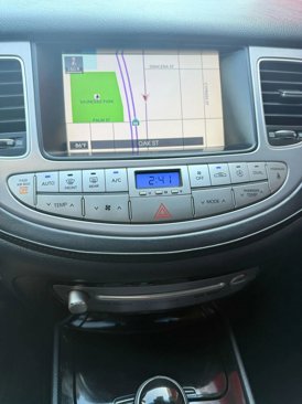 Used 2012 Hyundai Genesis 4.6 image 9