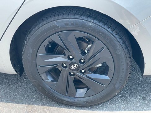 Used 2023 Hyundai Elantra SEL image 22
