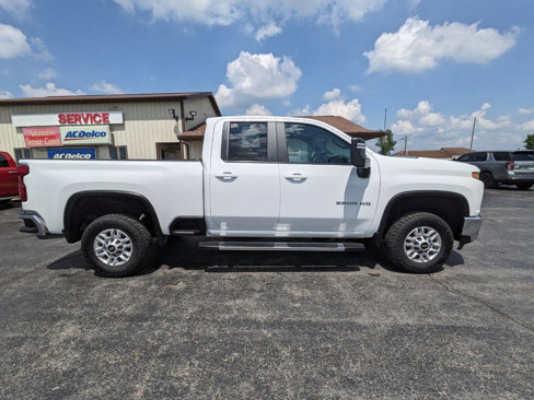 Used 2021 Chevrolet Silverado 2500 LT image 1
