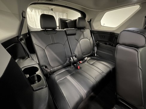 Used 2025 Honda Pilot EX-L image 6