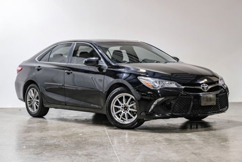Used 2017 Toyota Camry SE image 9