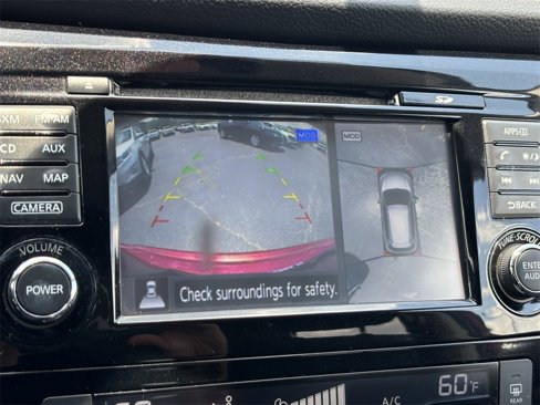 Used 2016 Nissan Rogue SV image 26