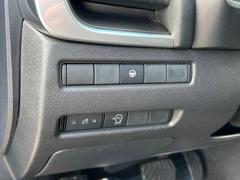 Used 2023 Nissan Rogue SV image 38