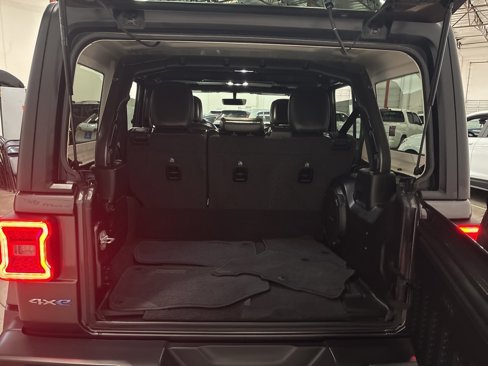 Used 2022 Jeep Wrangler Unlimited Sahara image 25