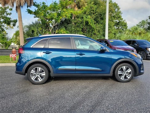 Certified 2022 Kia Niro LXS image 6