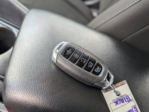 Used 2023 Hyundai Elantra SEL image 27