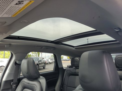 Certified 2022 Lincoln Corsair AWD w/ Premium Package image 11
