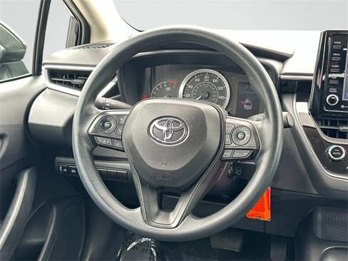 Used 2022 Toyota Corolla LE image 6