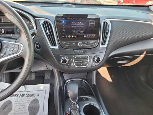 Used 2025 Chevrolet Malibu LT image 15