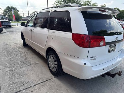 Used 2007 Toyota Sienna CE image 5