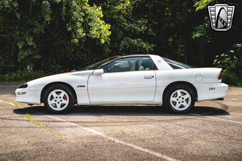 Used 1997 Chevrolet Camaro Z28 w/ Preferred Equipment Group 2 image 3