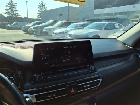 Certified 2022 Kia Seltos SX w/ Sunroof Package image 34