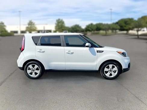 Certified 2017 Kia Soul image 6